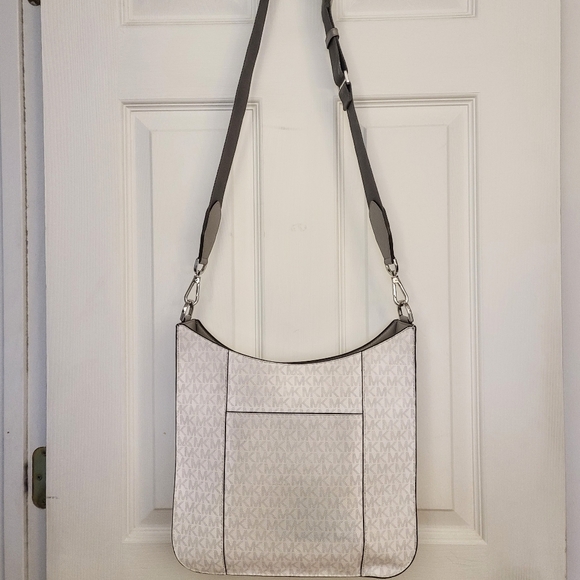 Michael Kors crossbody purse - Picture 5 of 5